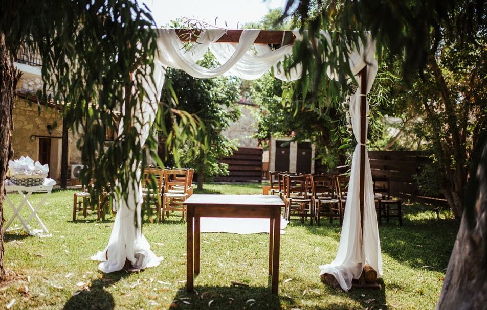 Garden-ceremony-Vasilias-Nikoklis-1024x683